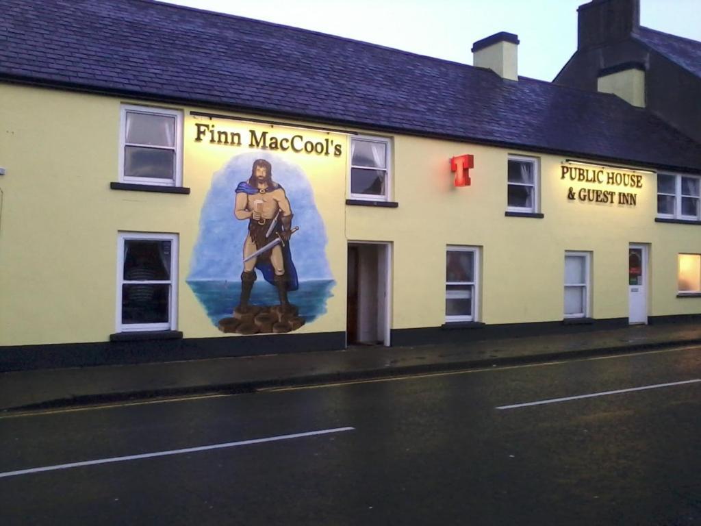 Finn Maccools Public House & Guest Inn Bushmills Buitenkant foto